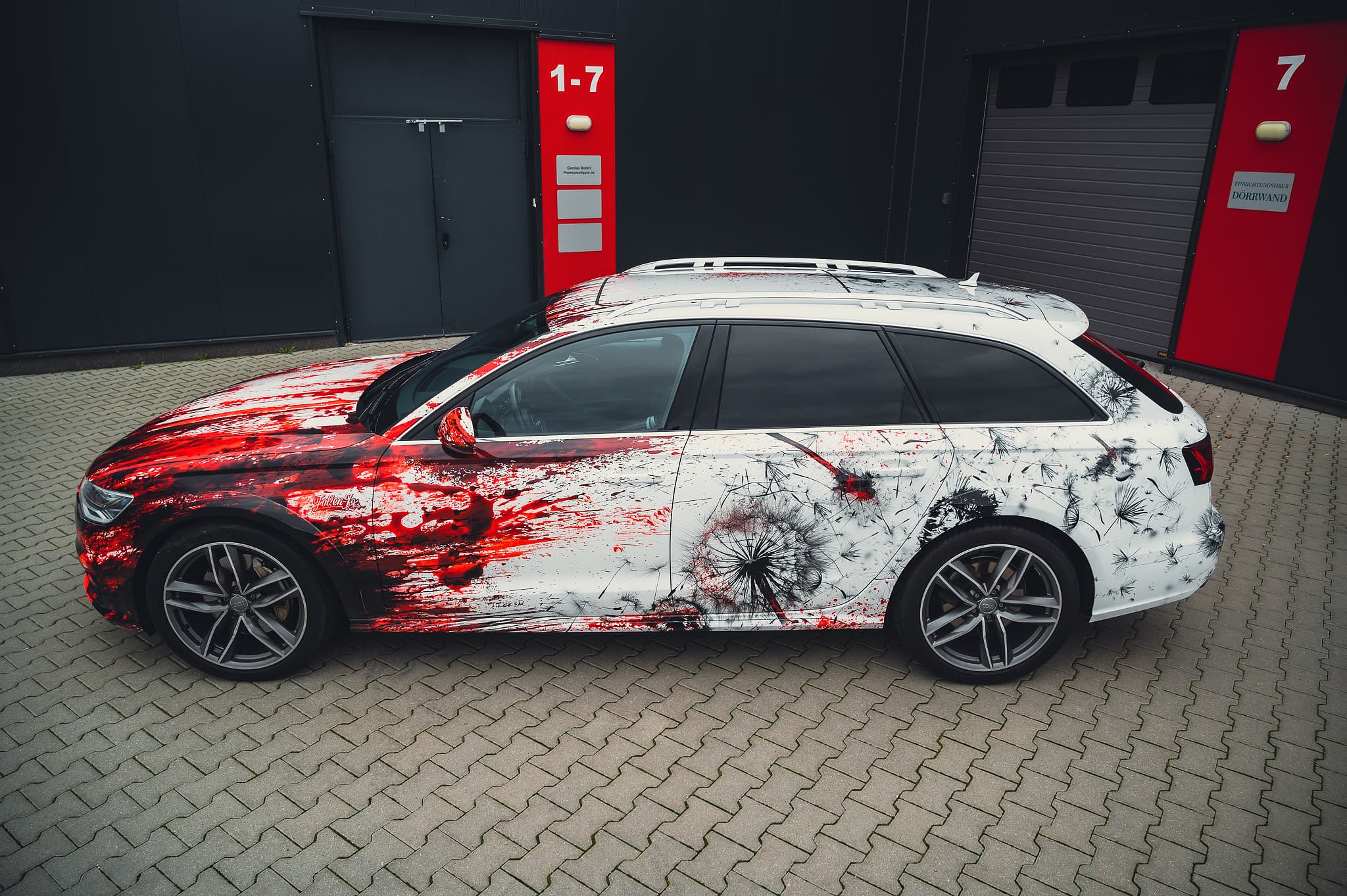 Bloody dandelions Audi