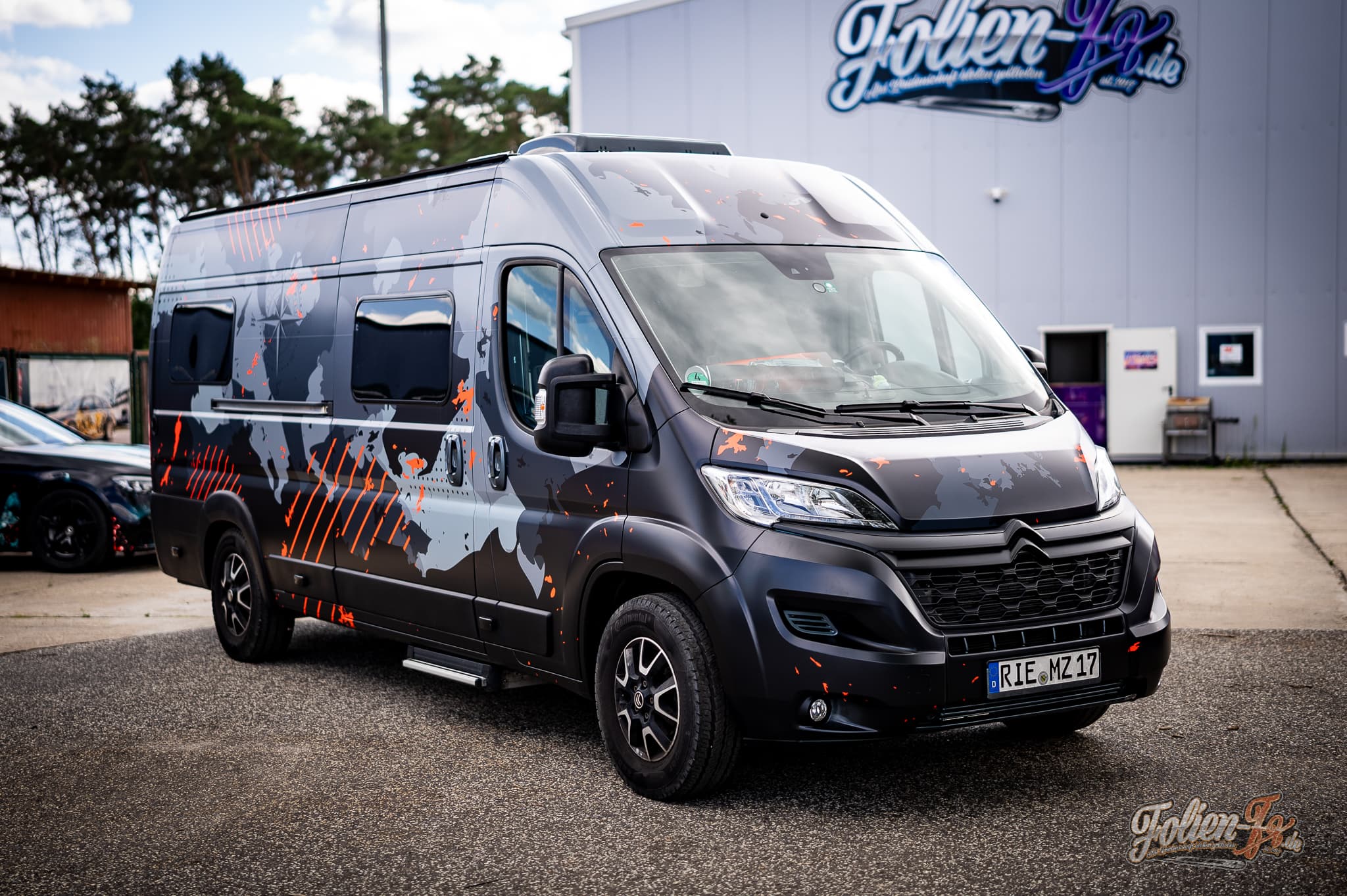 Citroën Jumper Camper im Camouflage-Design — Bild 8