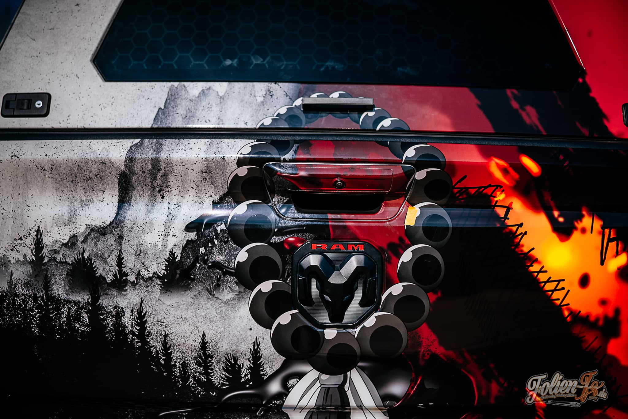 Dodge RAM im Two-Face-Buddha-Design — Bild 5