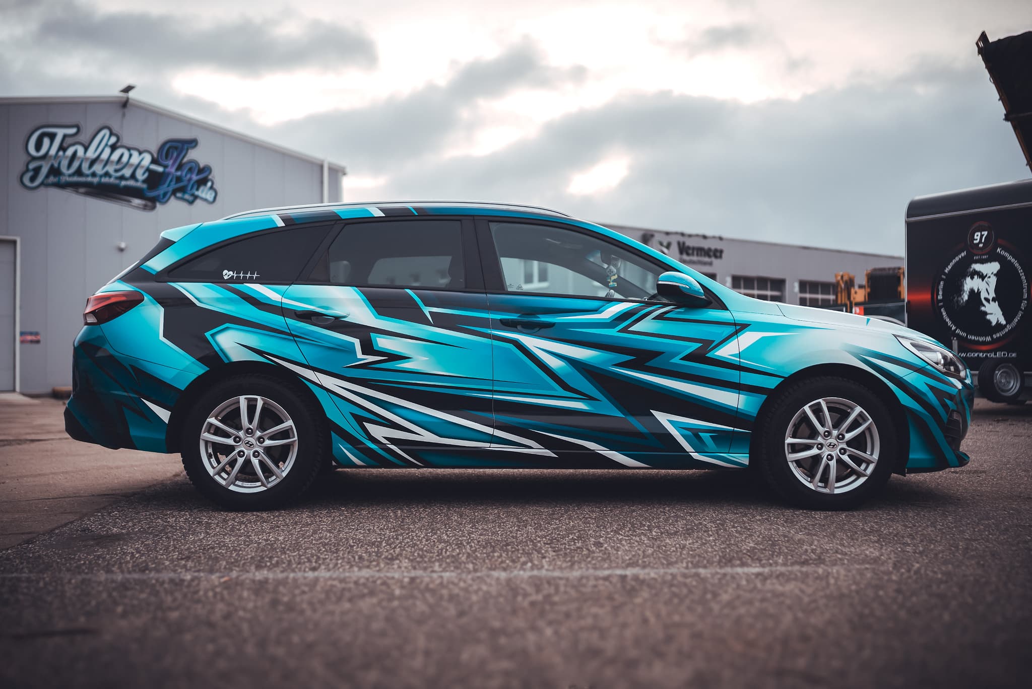 Electric Discharge Hyundai — Bild 6