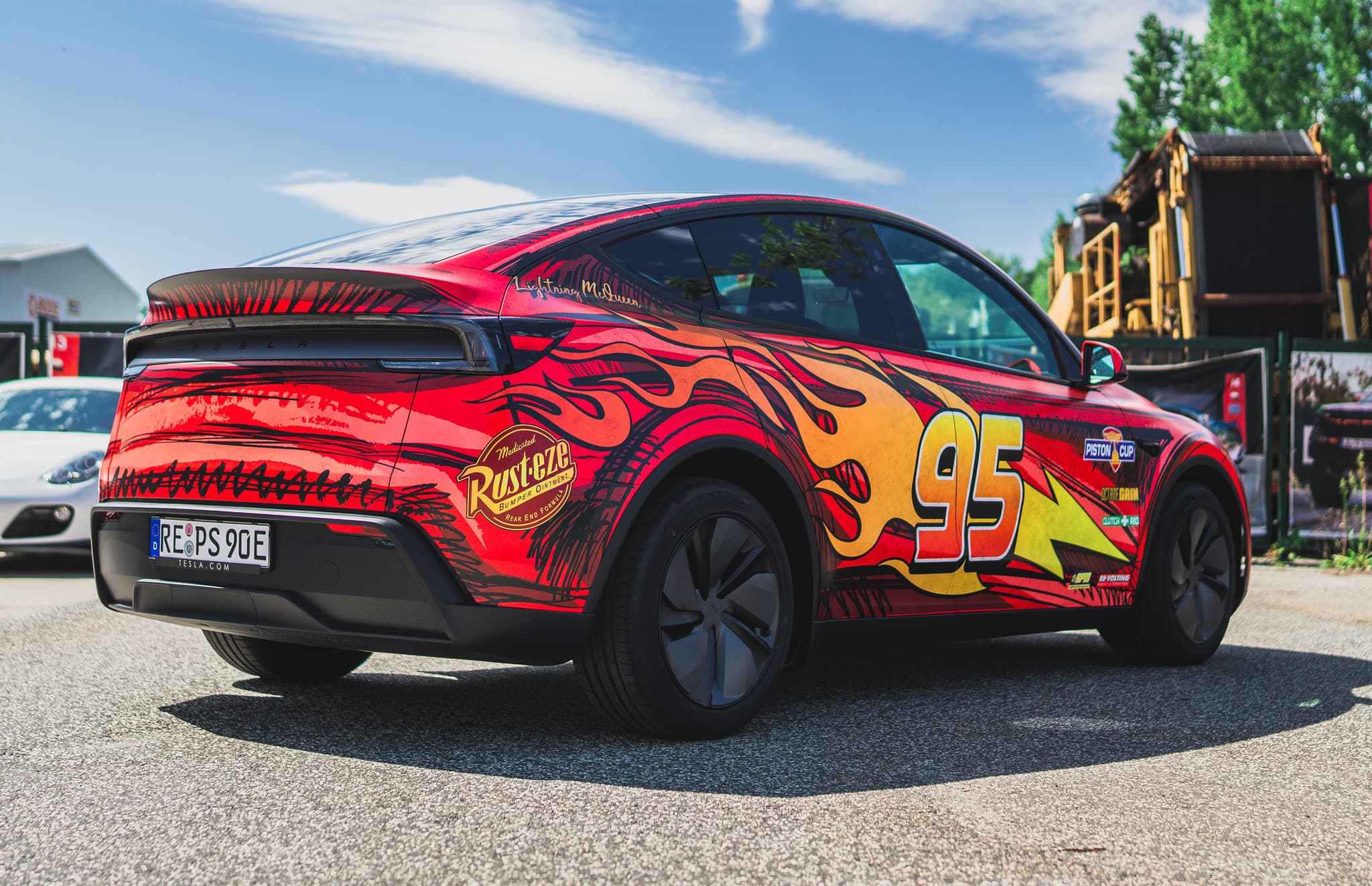 Lightning McQueen Tesla — Bild 9