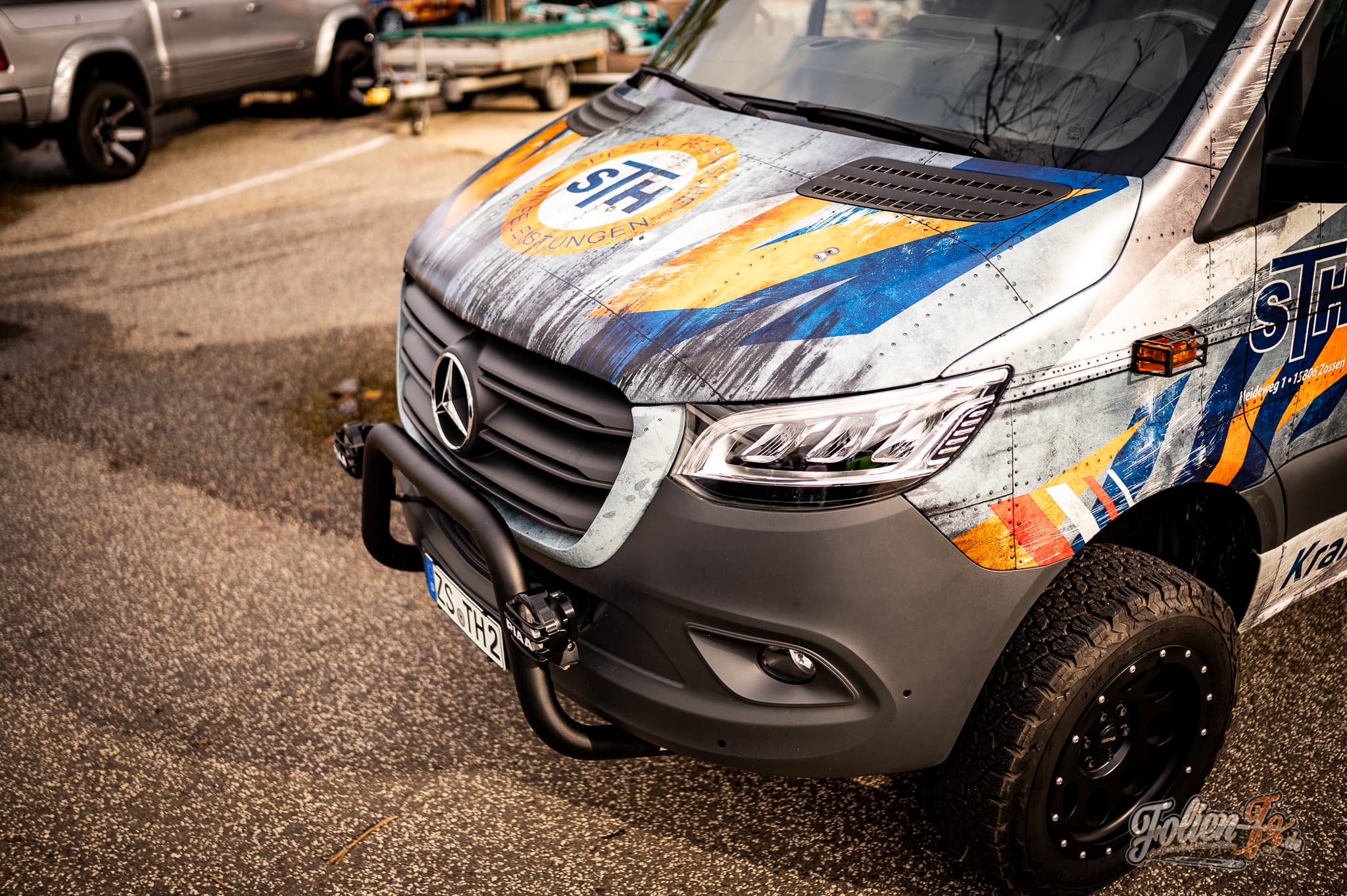 Mercedes Sprinter 4x4 im Firmendesign — Bild 7