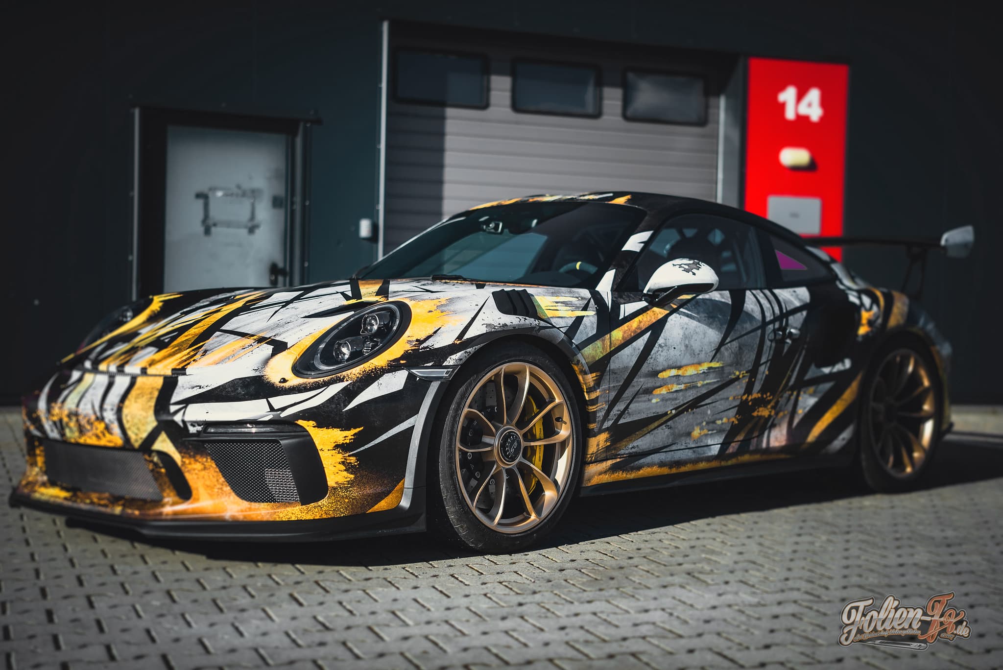 Porsche golden accents livery — Bild 3