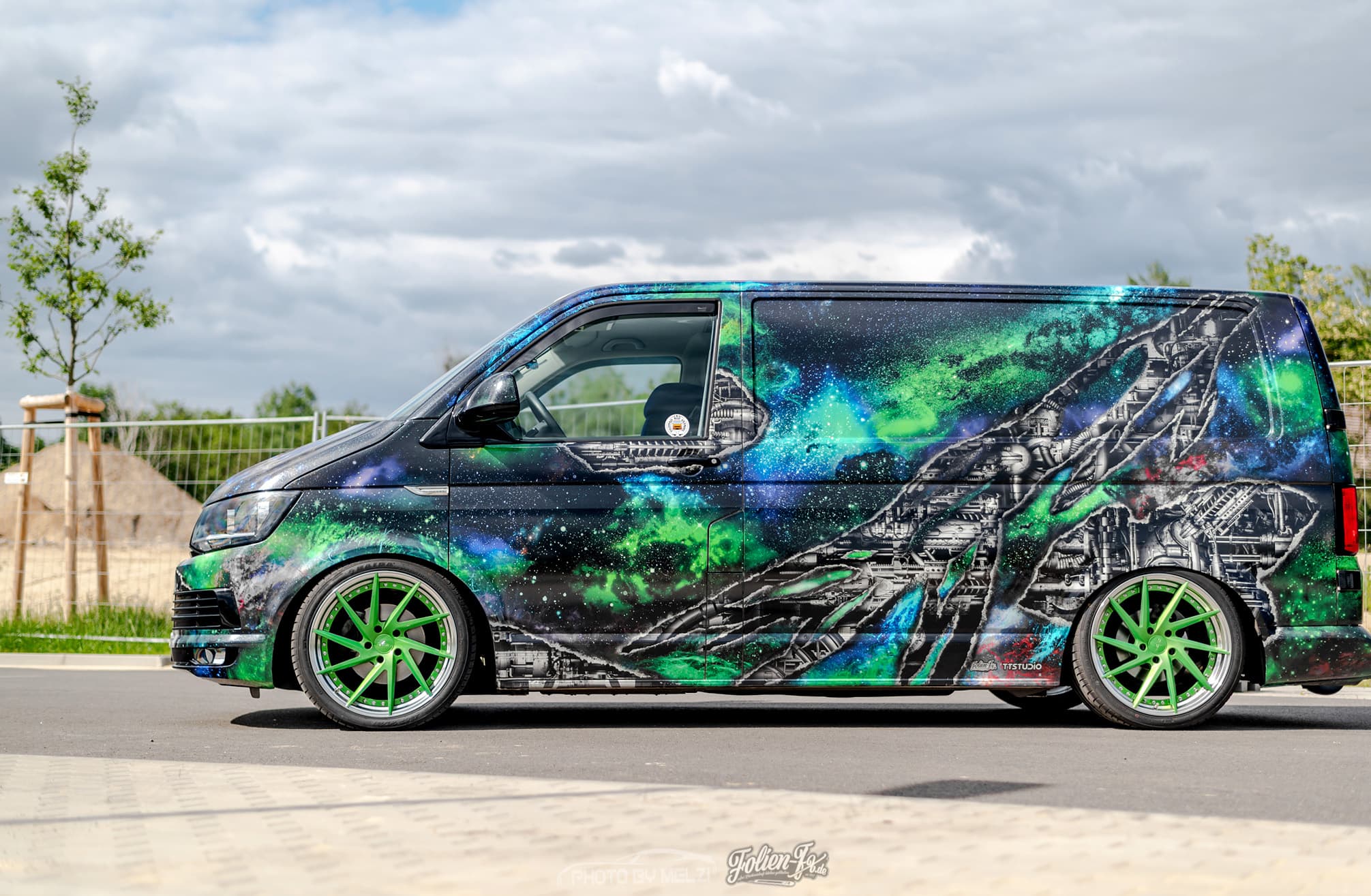 Galactic Dropped Bus Germany — Bild 3