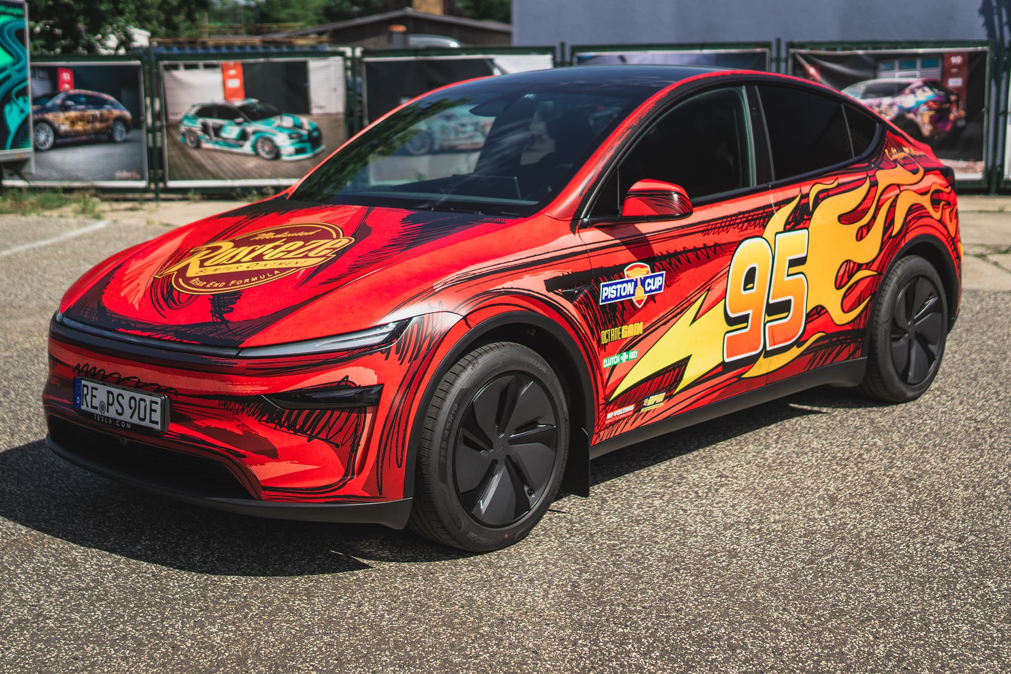 Lightning McQueen Tesla — Bild 5