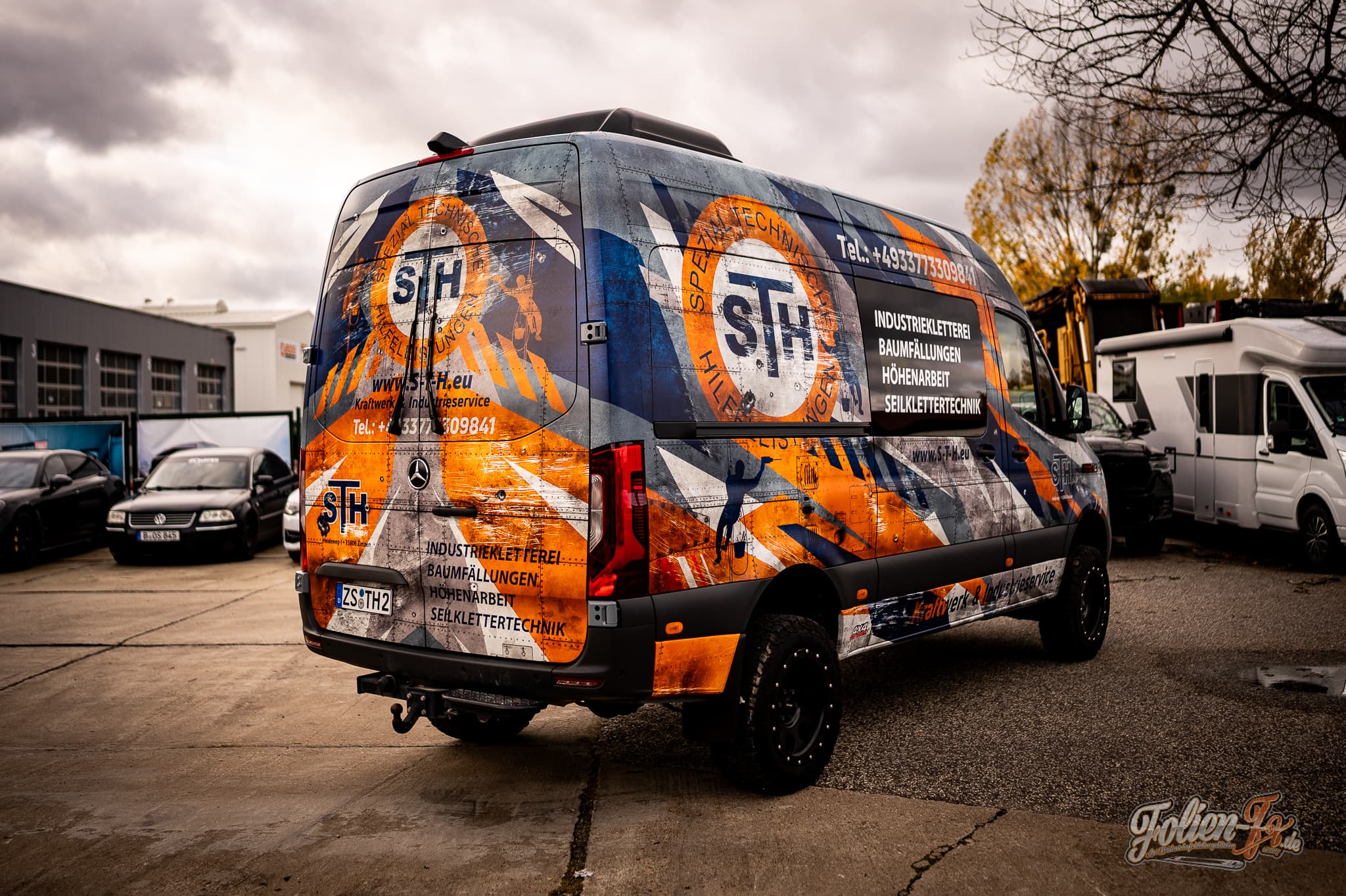 Mercedes Sprinter 4x4 im Firmendesign — Bild 2