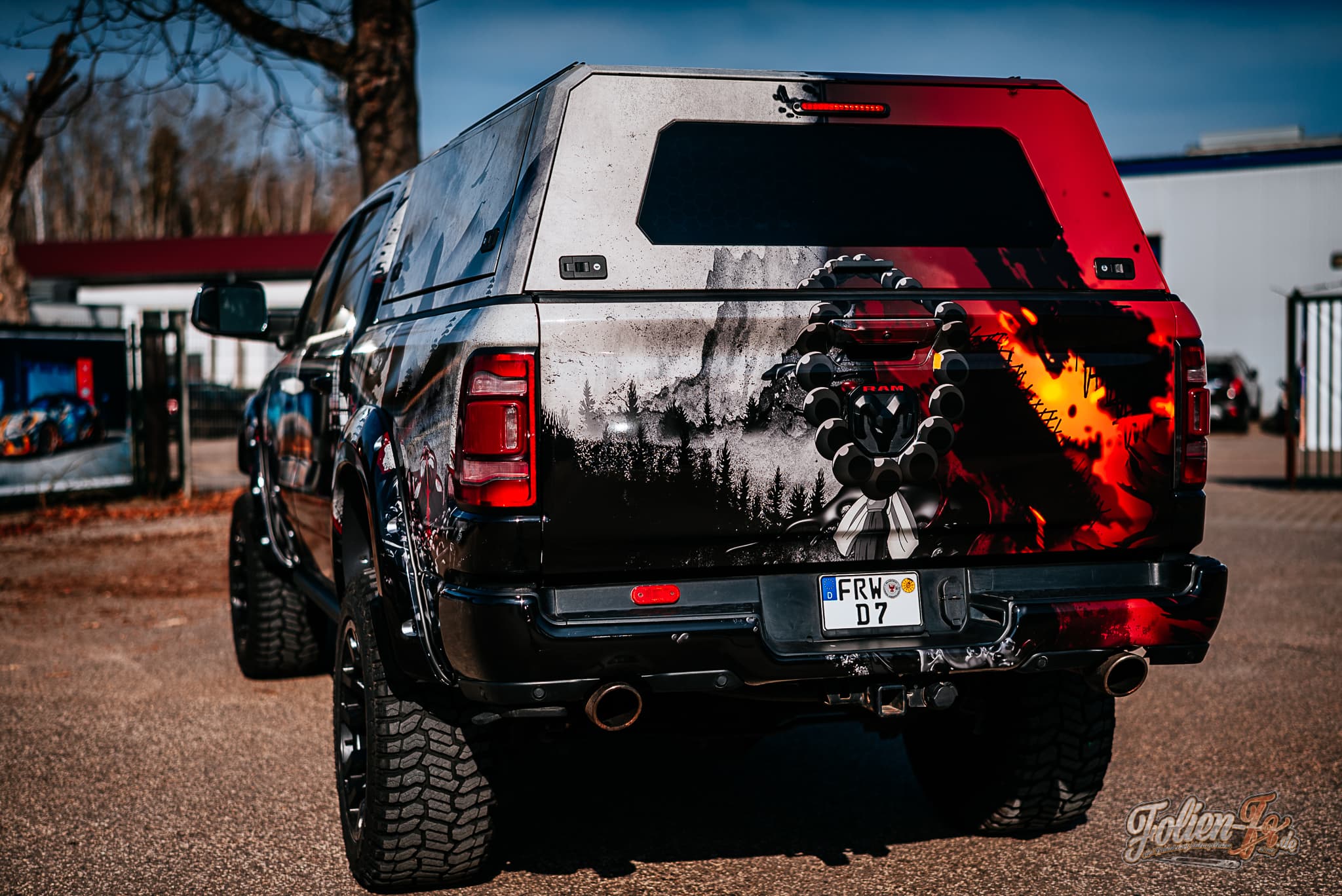 Dodge RAM im Two-Face-Buddha-Design — Bild 7