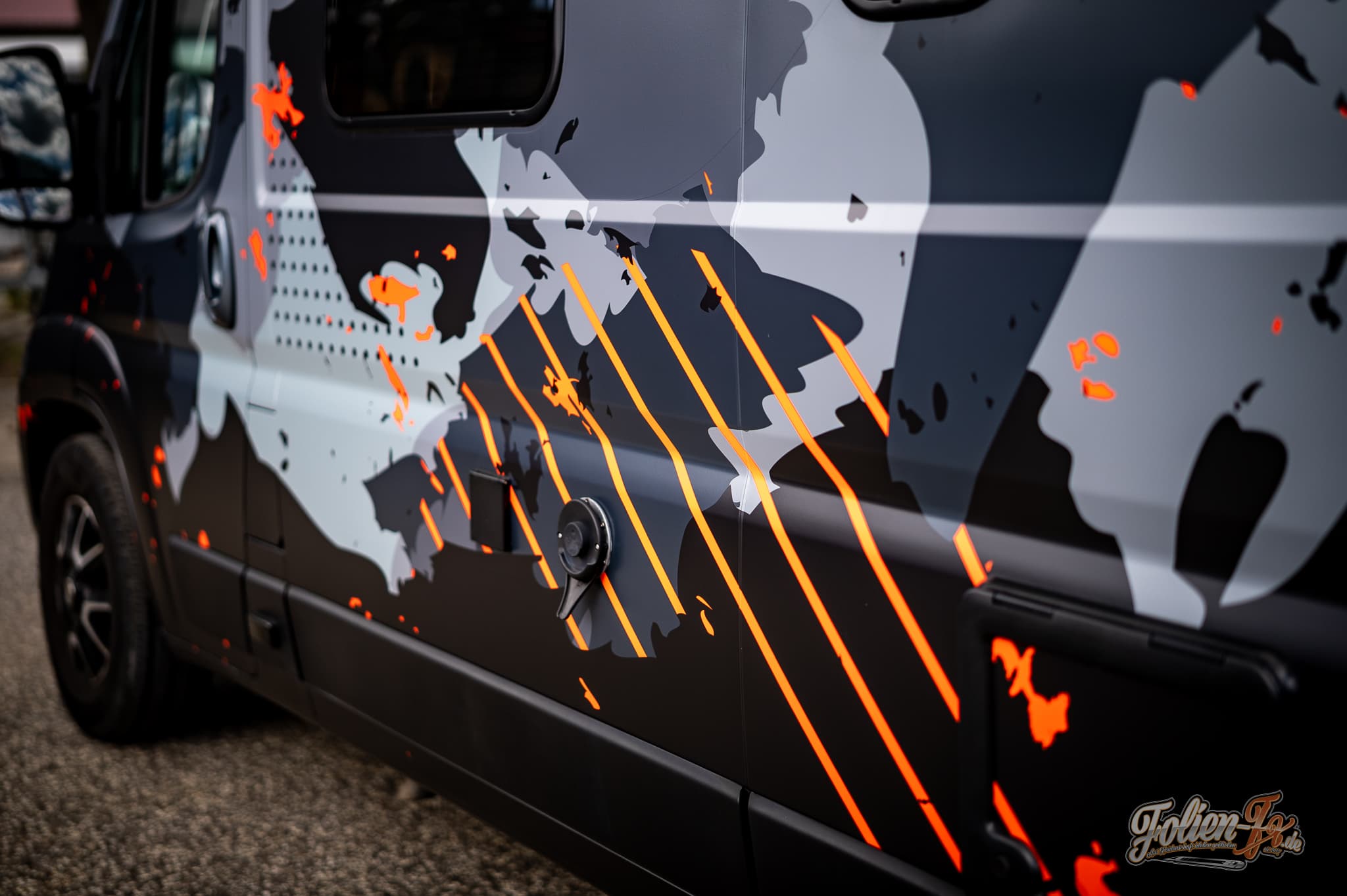 Citroën Jumper Camper im Camouflage-Design — Bild 2
