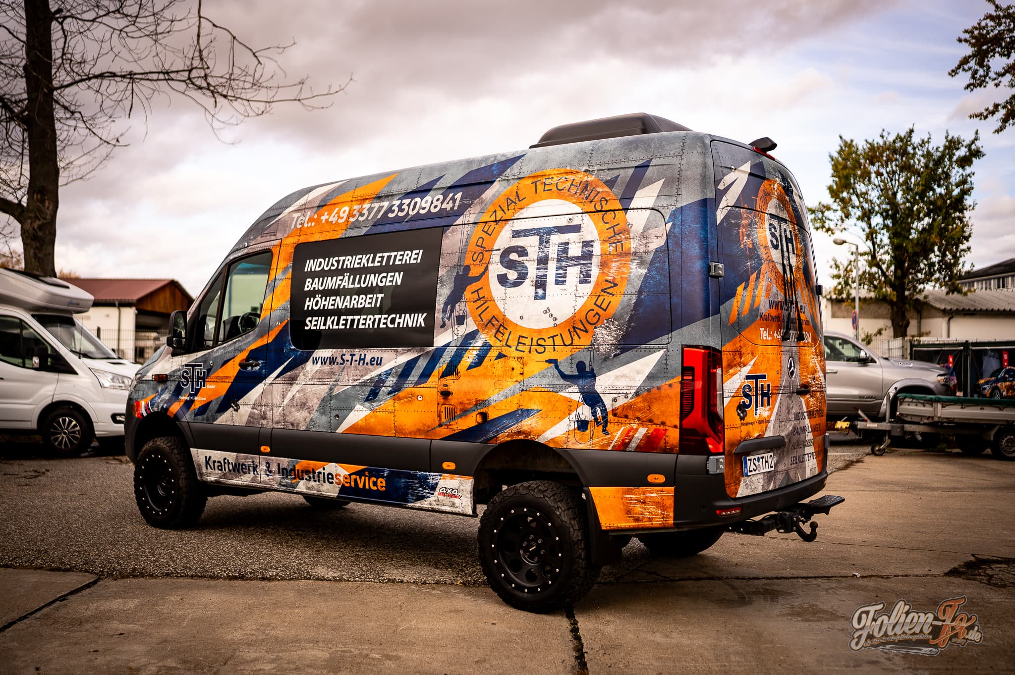 Mercedes Sprinter 4x4 im Firmendesign