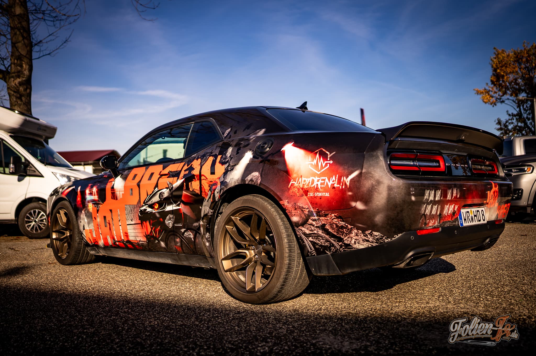 Dodge Challenger SRT Hellcat im Jailbreak Design — Bild 3