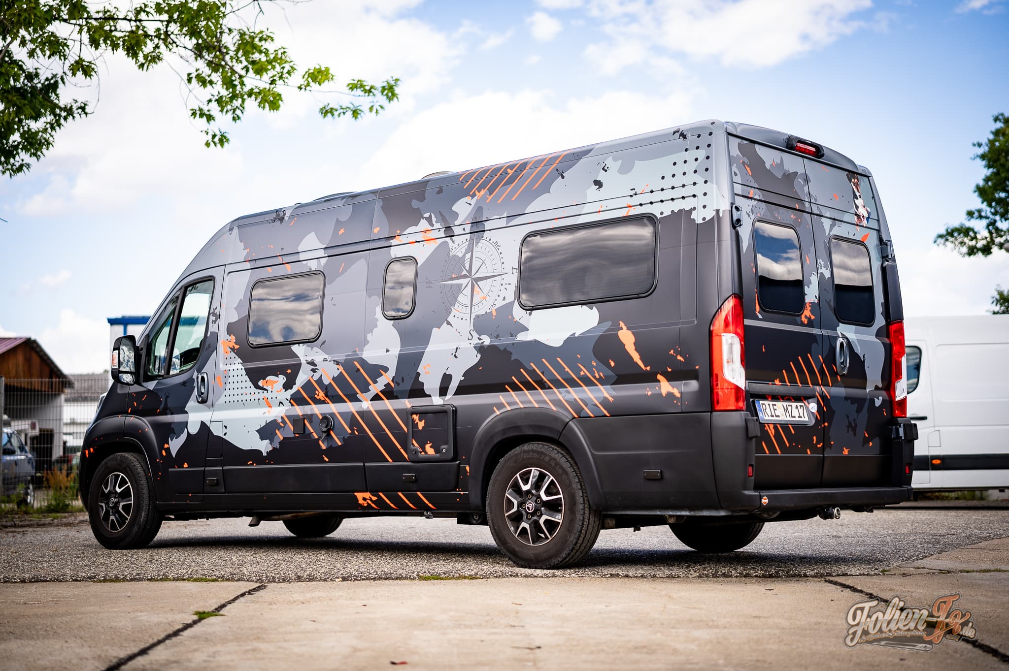 Citroën Jumper Camper im Camouflage-Design — Bild 4