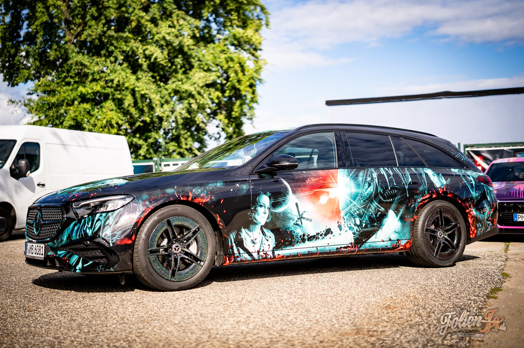 Mercedes E-Klasse im Alien-Design — Bild 3