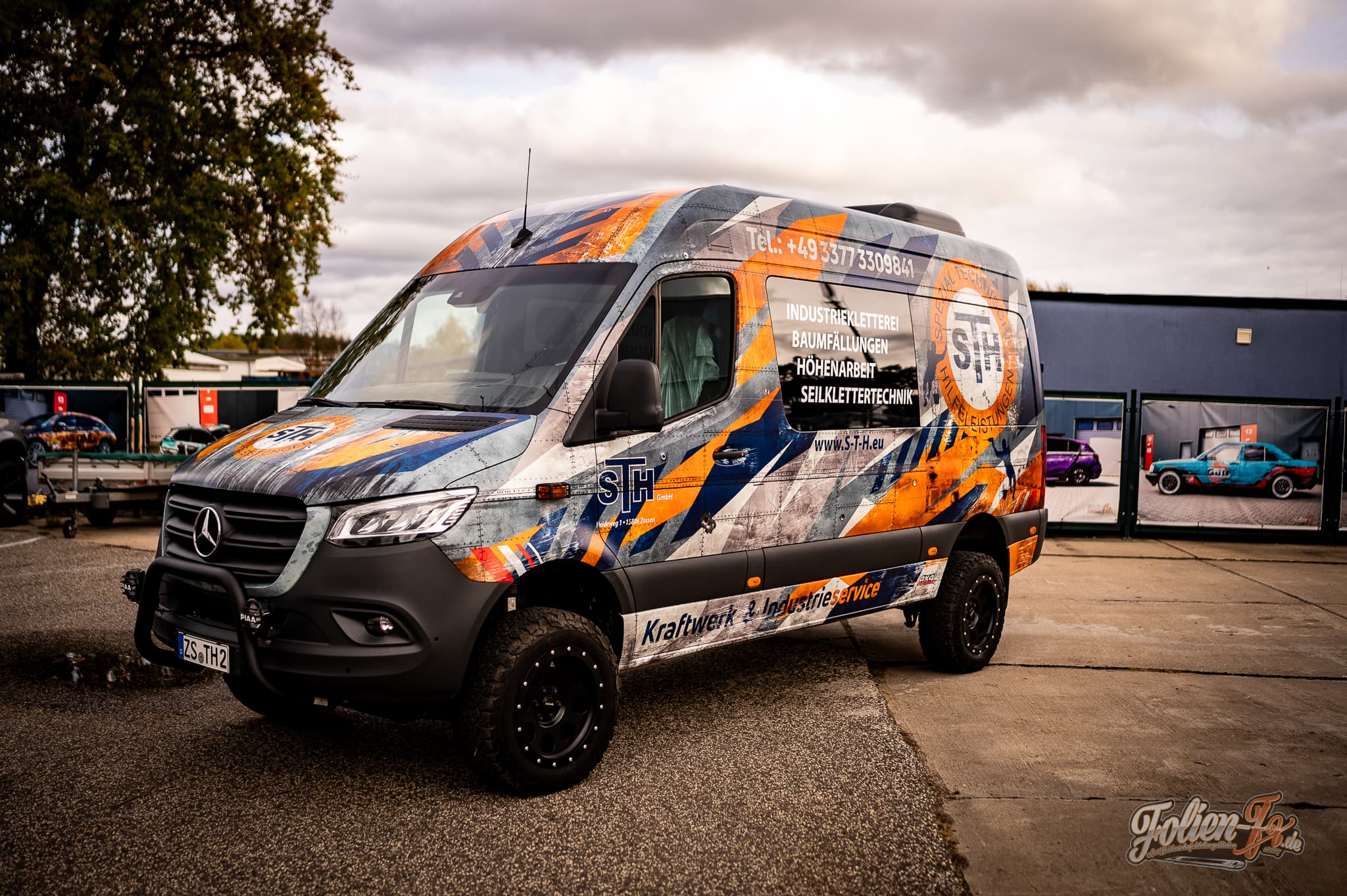 Mercedes Sprinter 4x4 im Firmendesign — Bild 4
