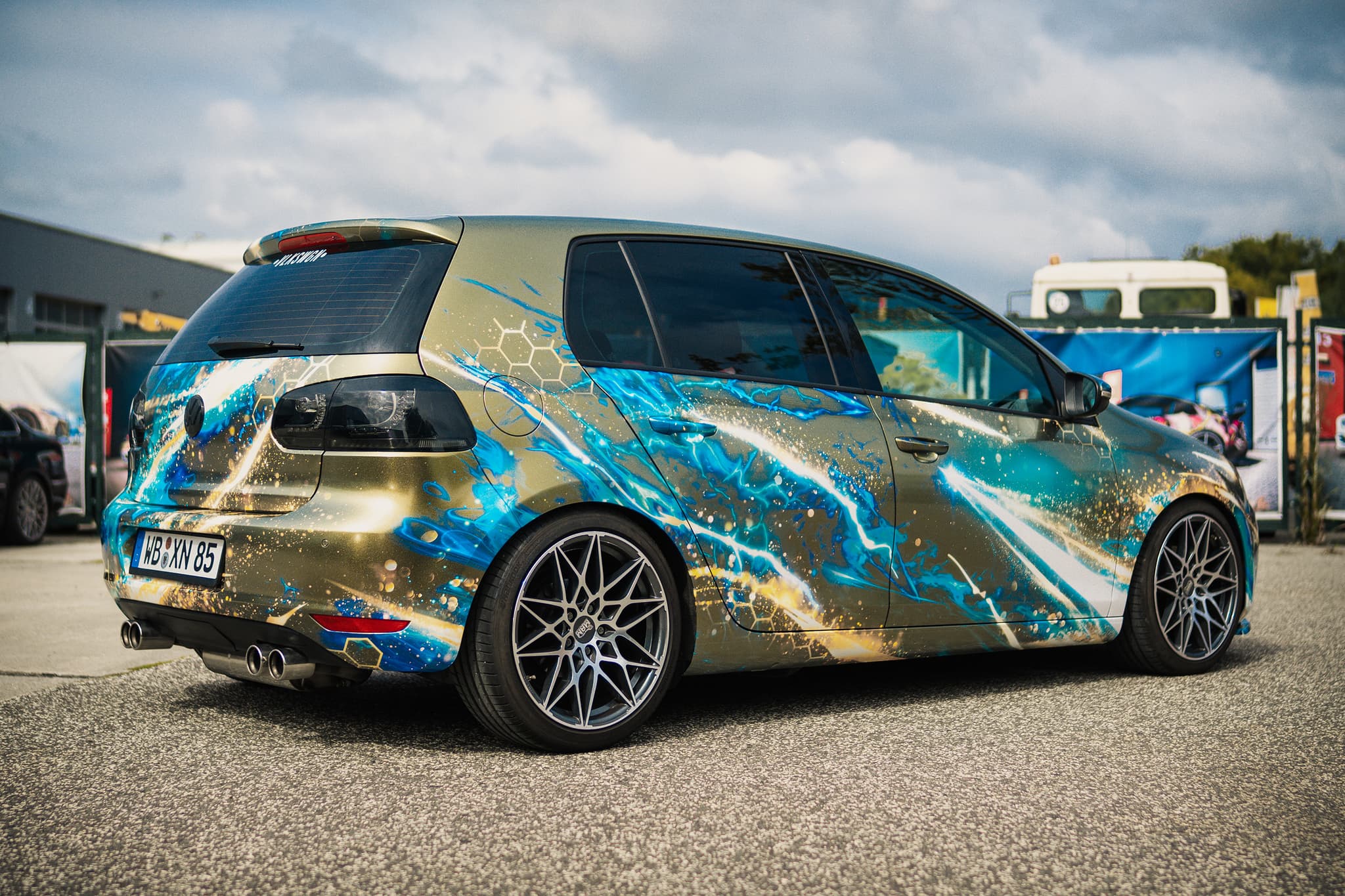 Gold Sparkle Golf