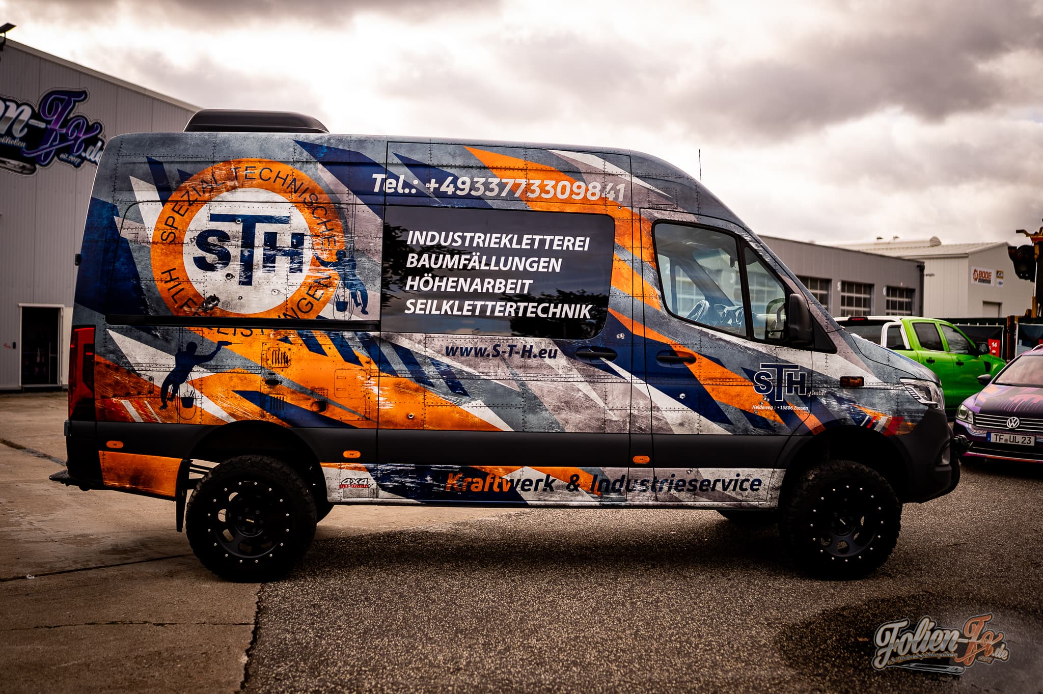 Mercedes Sprinter 4x4 im Firmendesign — Bild 3