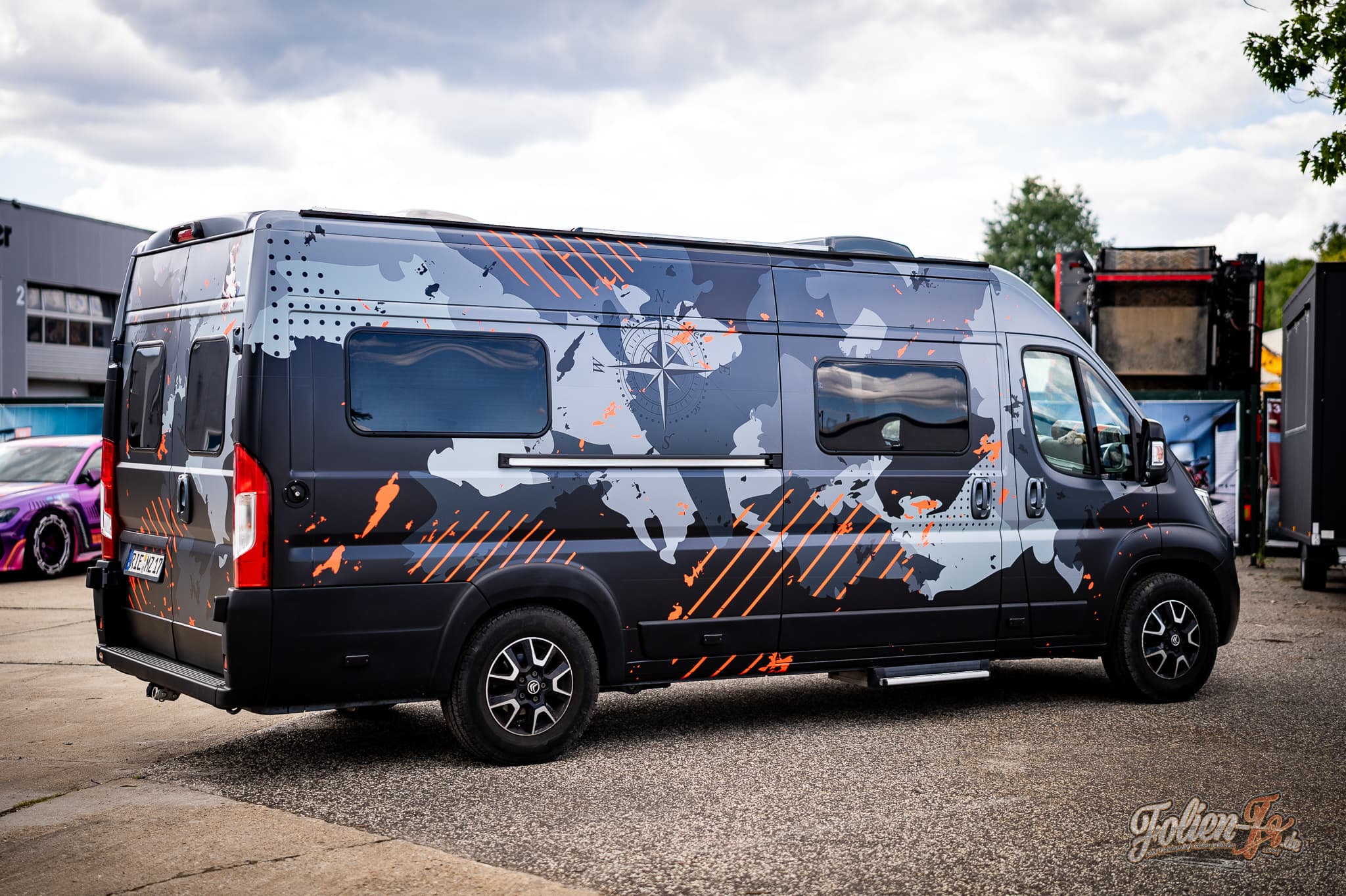 Citroën Jumper Camper im Camouflage-Design — Bild 3