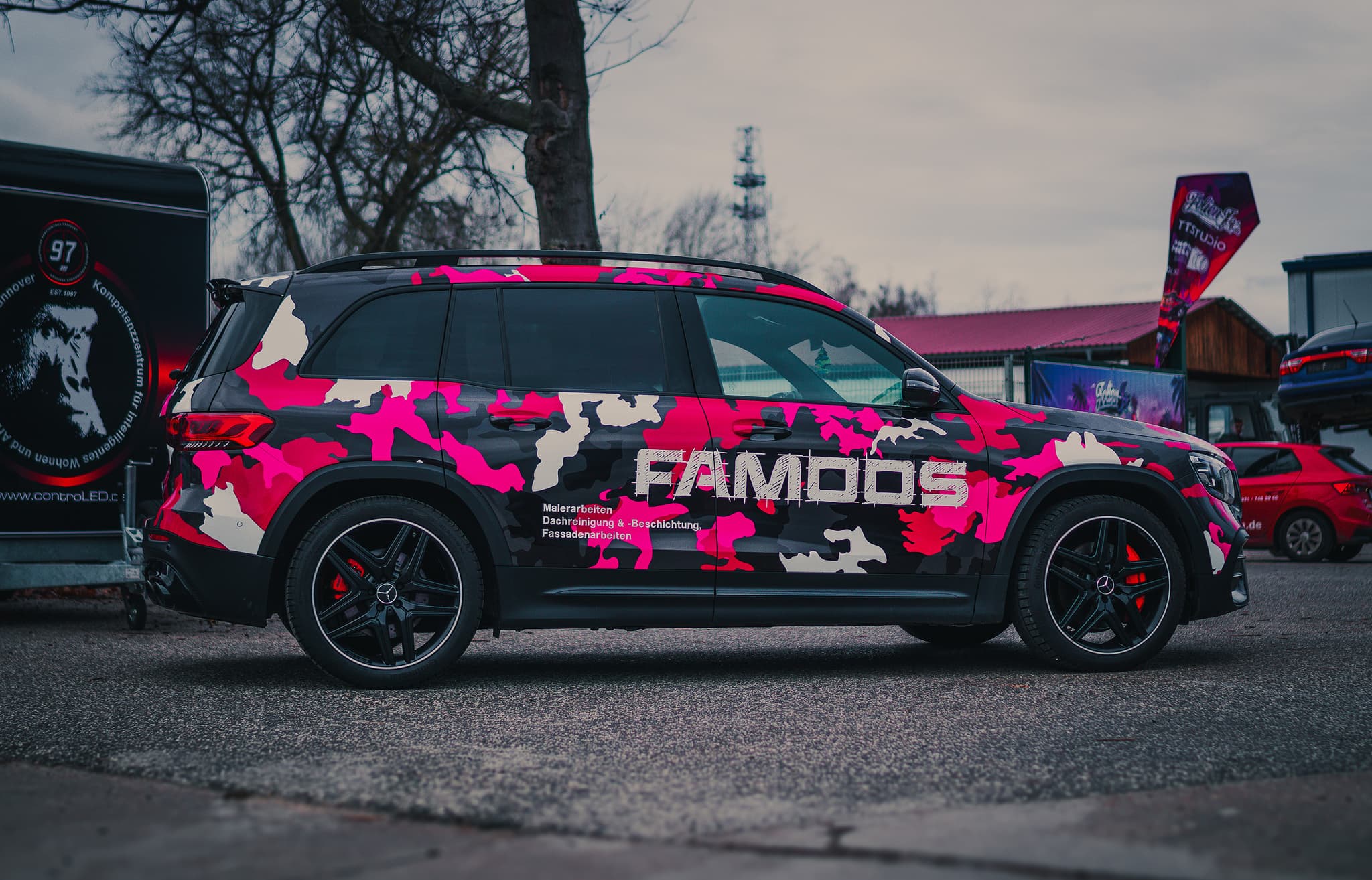 Famoos Camo Mercedes