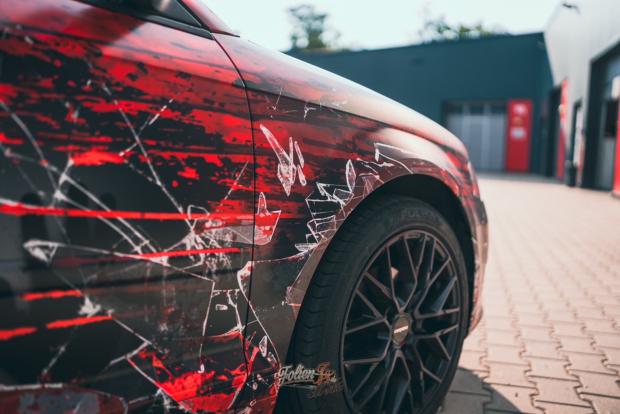 Bloody broken glass Audi — Bild 8