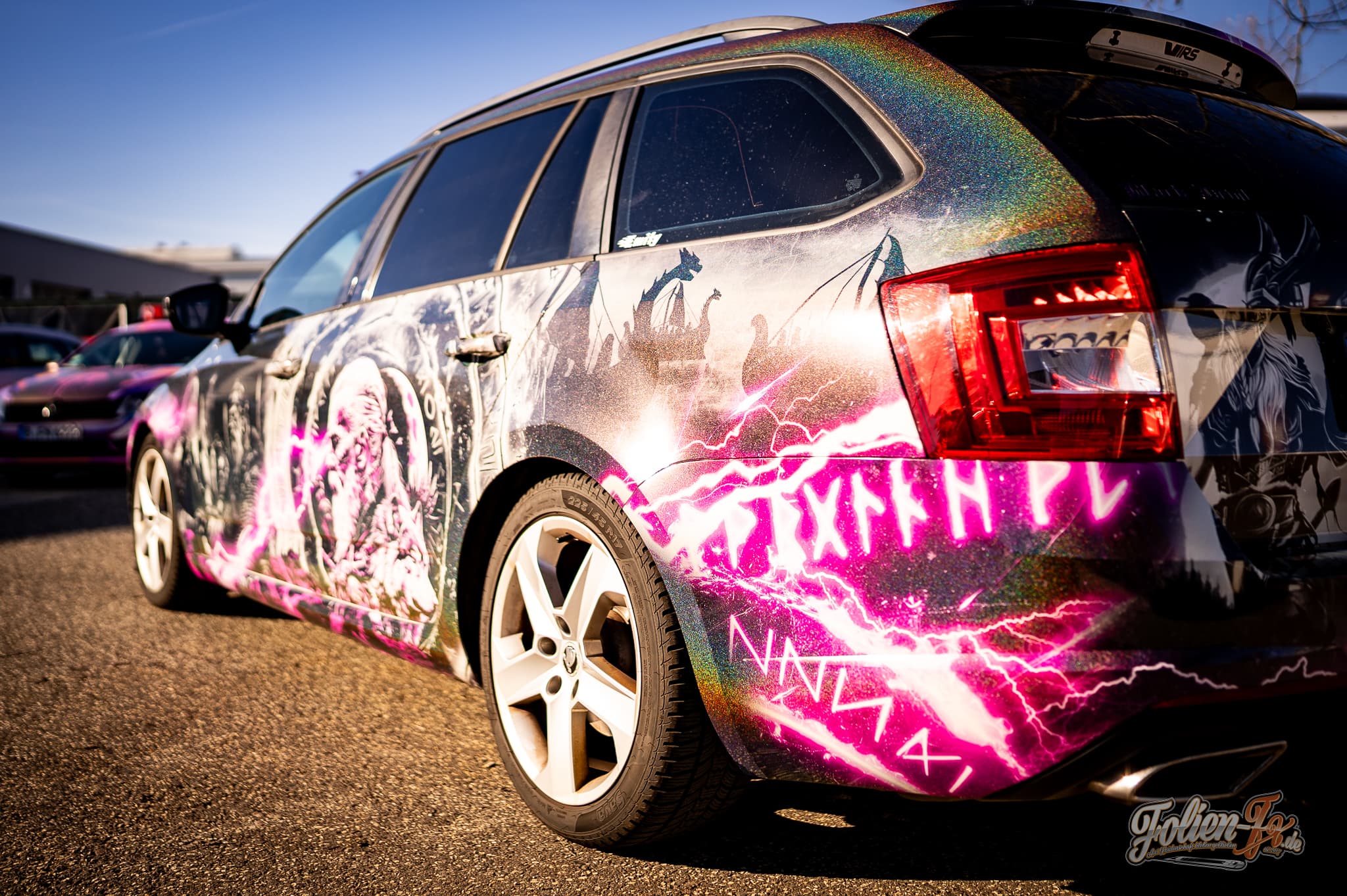 Skoda Octavia im Vikings-Design — Bild 7