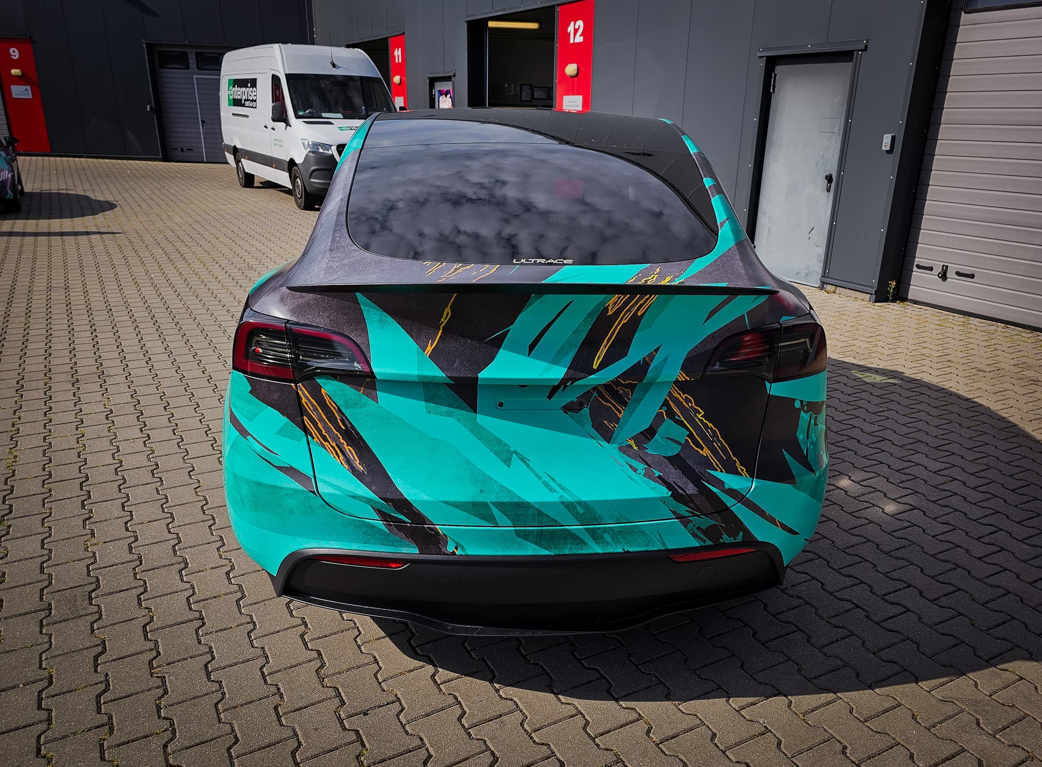 Abstract geometric Tesla — Bild 5
