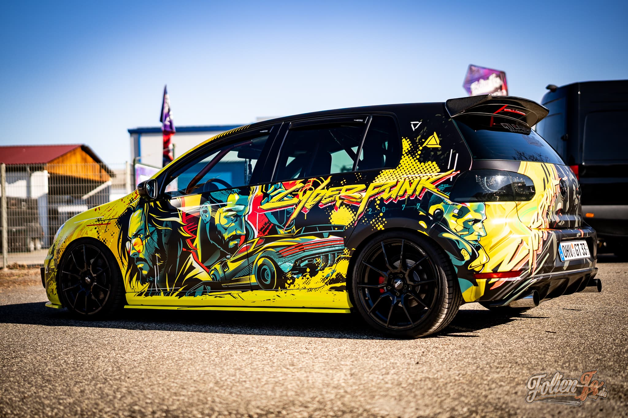 VW Golf 6 im Cyberpunk-Design — Bild 3