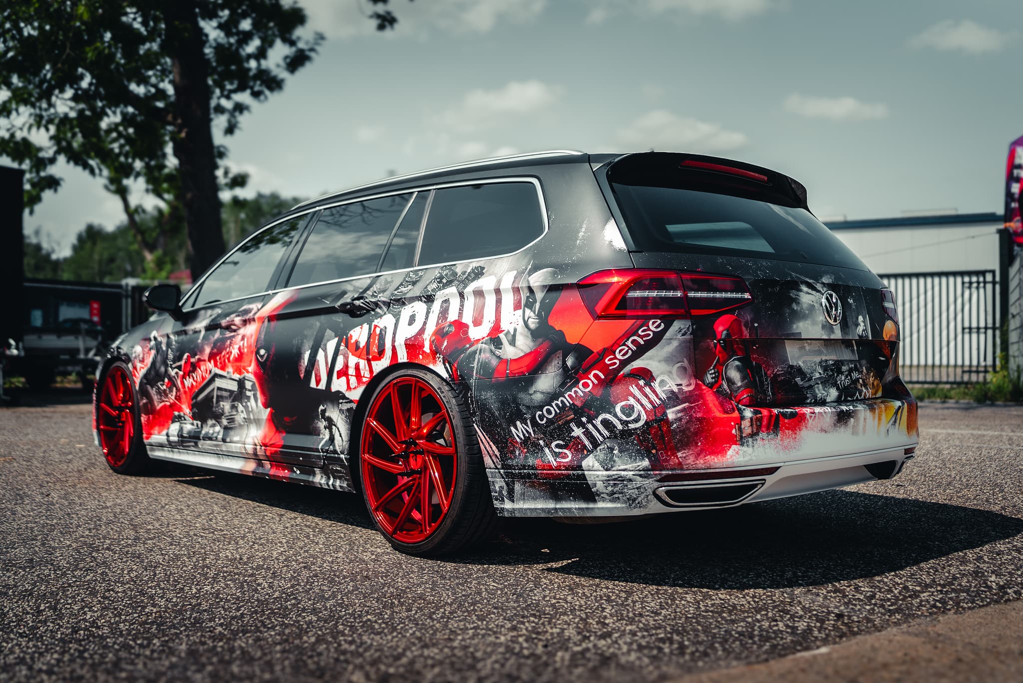 Wolverine vs Deadpool Passat — Bild 5